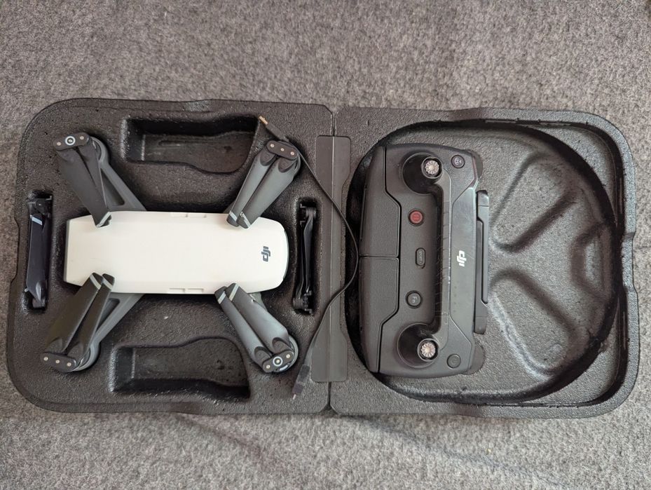 Дрон DJI spark .