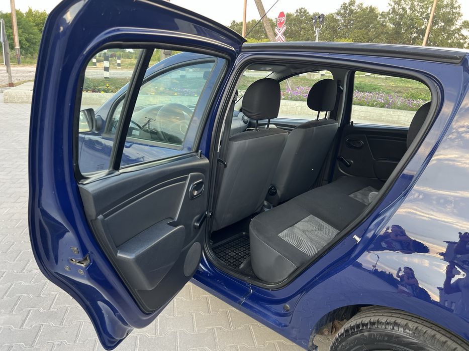 Продам Dacia Sandero 1.4 бенз