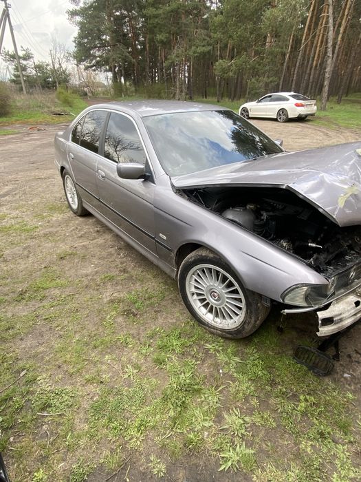 Продам е39 після дтп