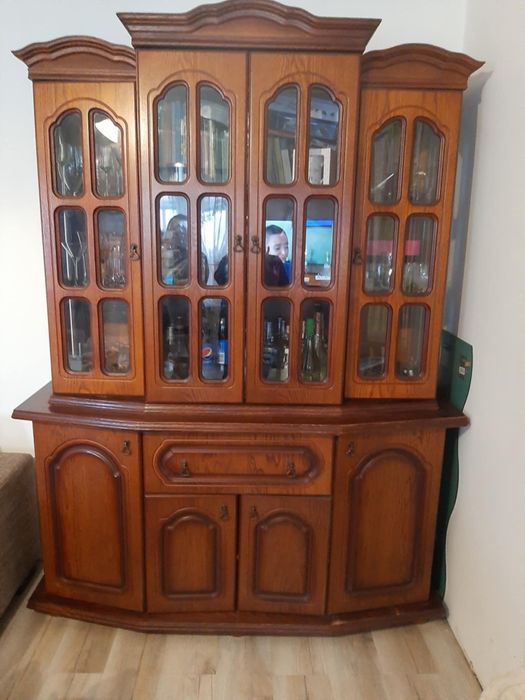 Sprzedam meble komoda, witryna, obrazem,  cena do negocjacji