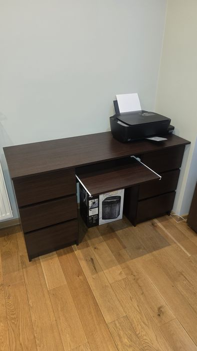 Sprzedam biurko w b.dobrrm stanie