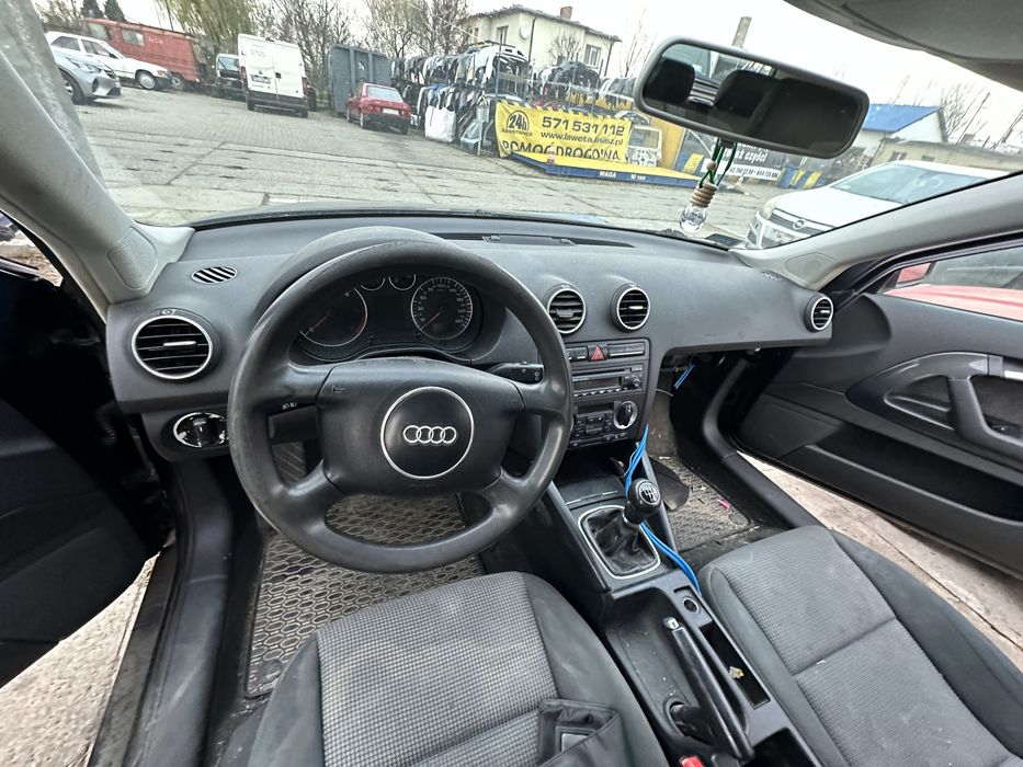 Konsola Audi A3 8P Deska rozdzielcza A38P