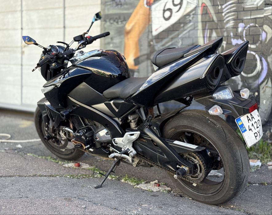 Мотоцикл Suzuki B-King 2008 року
