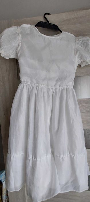 Sukienka  biała rozmiar 134