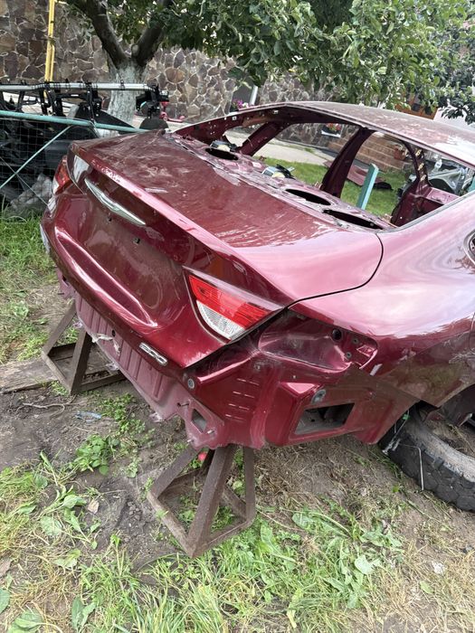 Четверть права панель корито кришка багажника Chrysler 200
