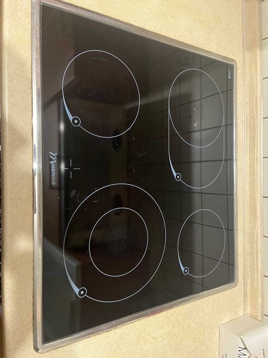 Sprzedam meble kuchenne z wyposażeniem