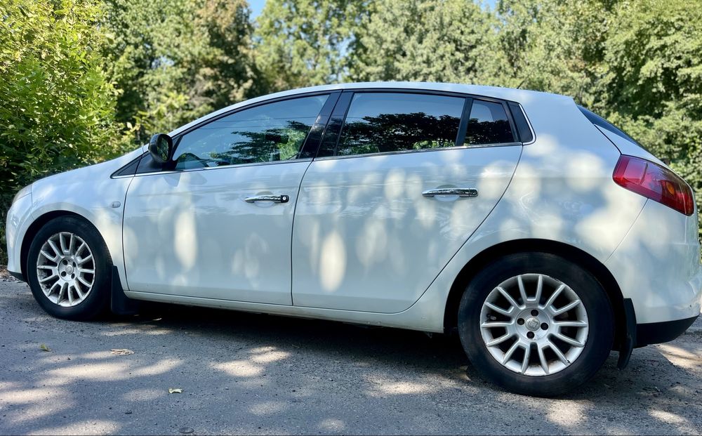 Fiat Bravo 2012, 1.6 MT