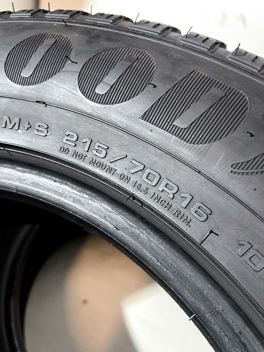 Pneus Goodyear Efficient Grip SUV 4x4 - 215/70/16 - Como NOVOS