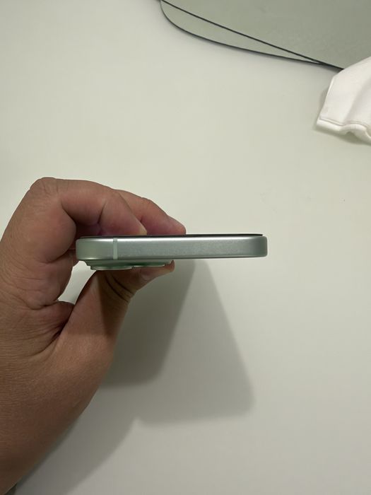 Продам iphone 15 128 gb green
