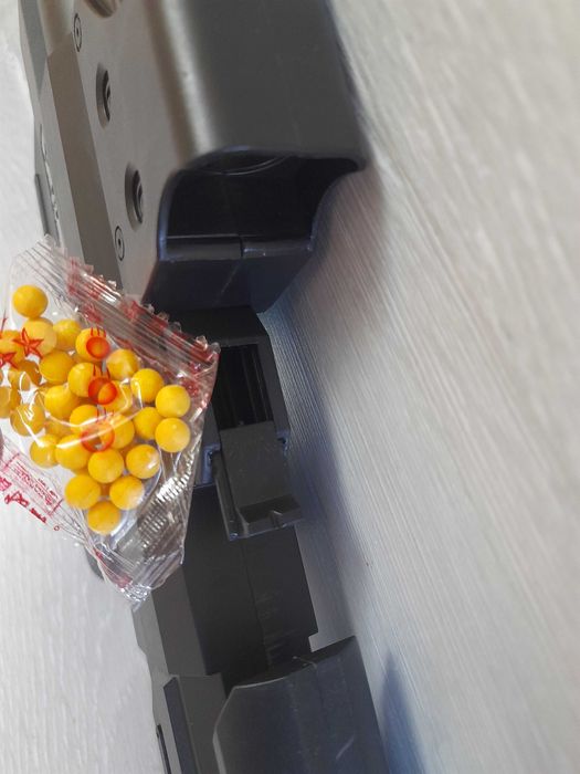 Автомат на пульках, Арт 915, длинна 57см, лазер на батарейках,