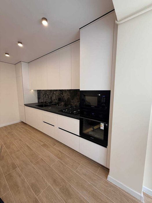 Сучасна 1-кімнатна квартира 44.3 м² з автономним опаленням, меблями та ліфтом у НОВОБУДОВІ. Можна під ДЕРЖПРОГРАМИ