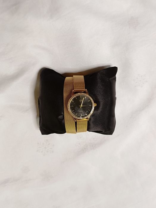 Relógio novo de marca