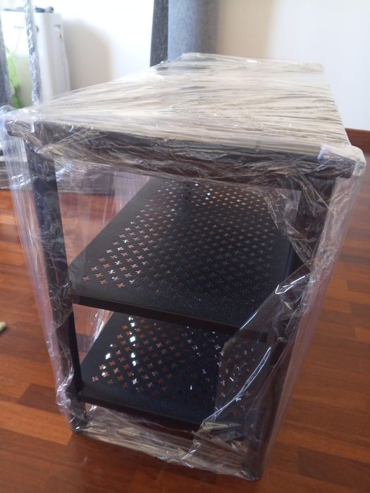 Banco com arrumação para sapatos (sapateira)