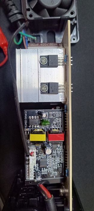 Новий зарядний пристрій для LiFePO4 / Li-ion 48V (58.4V) 10A