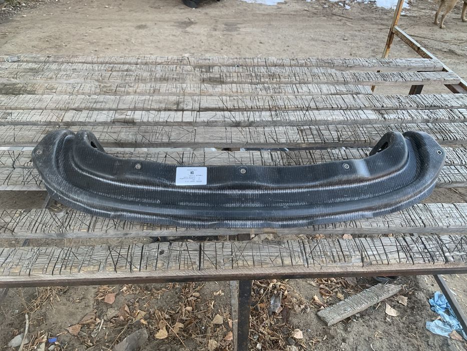 Нижній підсилювач карбон Tesla Model S 2022+ Plaid розбірка