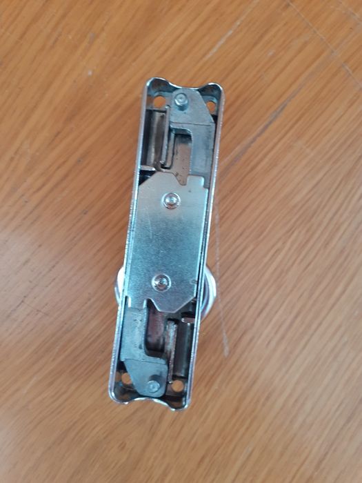 Fechadura para janela de madeira