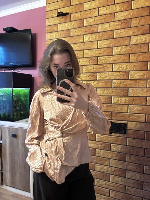 Жіноча блуза S..