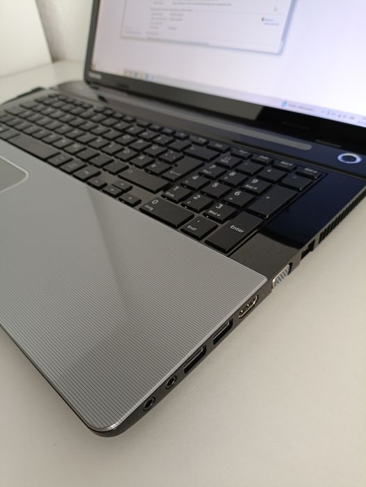 Toshiba satellite L70 A core i7  ноутбук