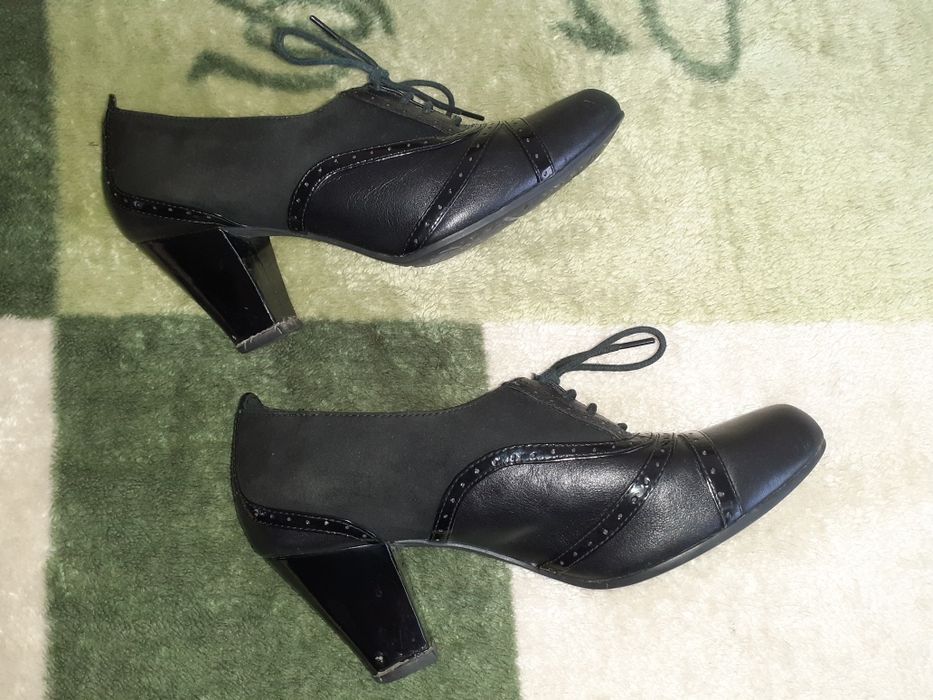 Шкіряні туфлі ботильйони Clarks , розмір 6, наш 38,5-39.