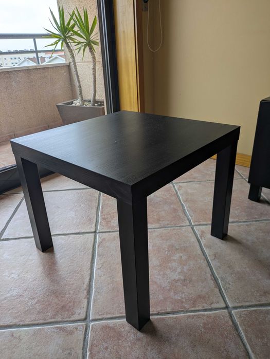 Móvel de televisão, mesa de centro e secretária