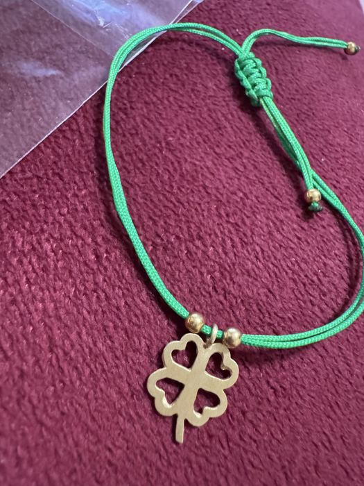 Pulseira verde com prata dourada