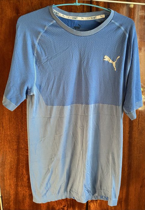 Puma спортивна чоловіча футболка в розмірі M