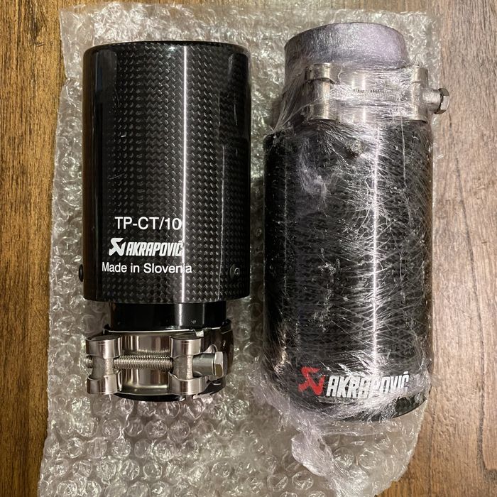 Ponteiras akrapovic carbono verdadeiro