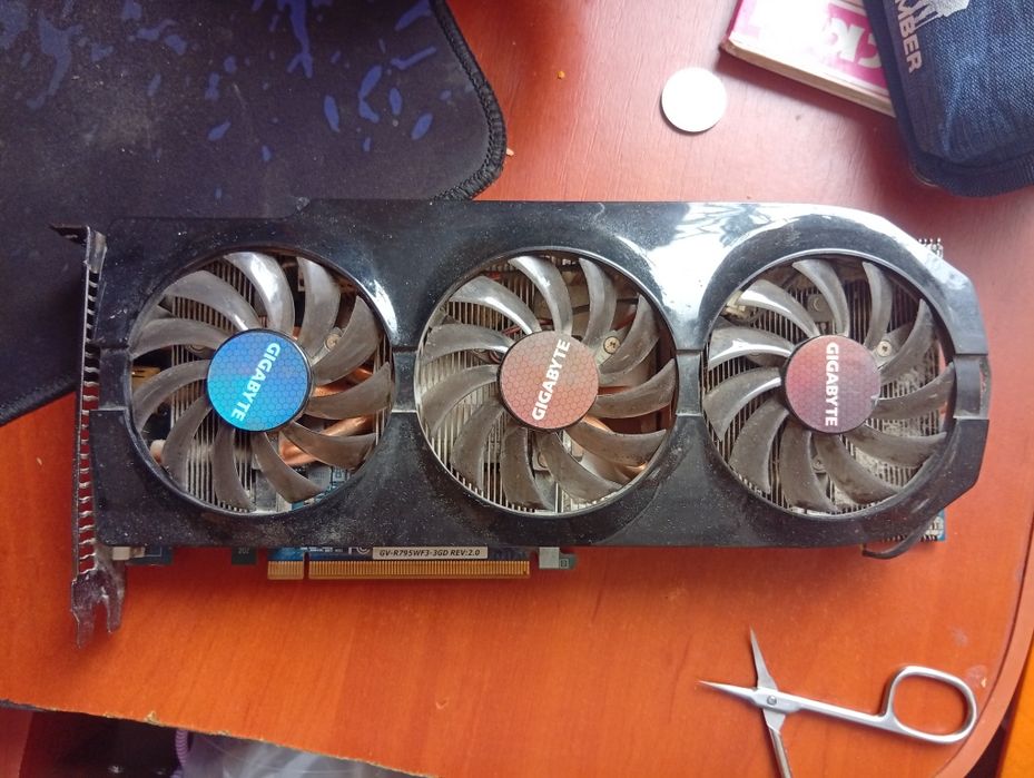 Radeon hd 7900 3 gb