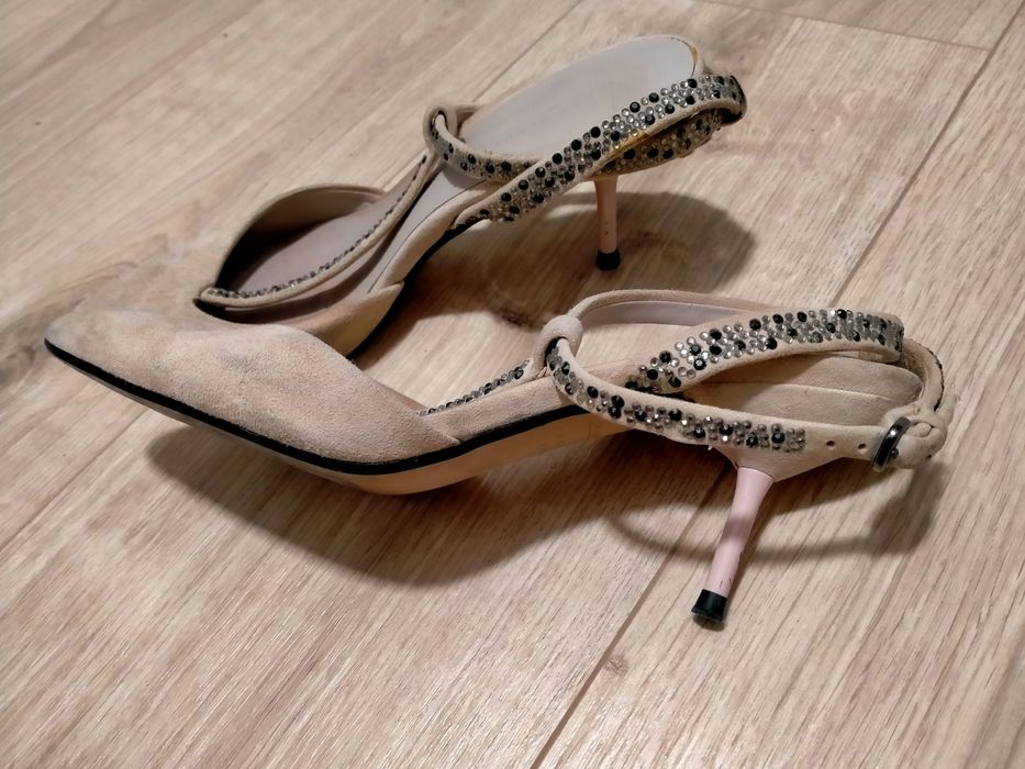 Niskie szpilki Zara r. 37 skóra kolor cielisty