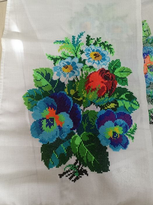 Вишитий рушник хрестиком