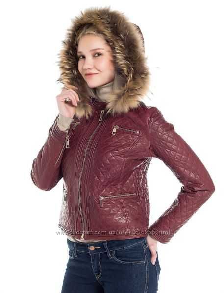 Стильна шкіряна куртка .