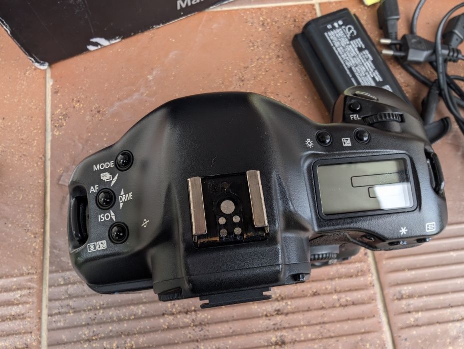 canon 1d mark ii - купити цифрові фотокамери - Ціна на OLX.ua