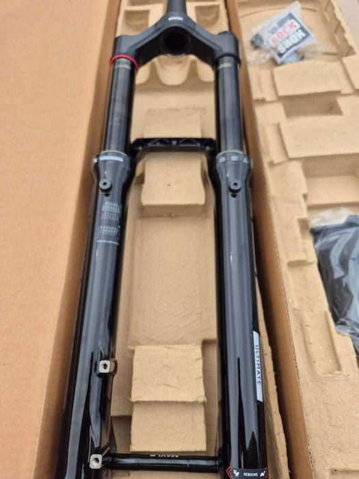 Amortyzator RockShox Zeb Ultimate Rc2 29" 160mm czarny 44mm offset