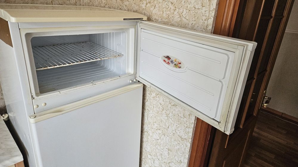 Холодильник Минск двокамерний, двухкамерный, морозильная камера