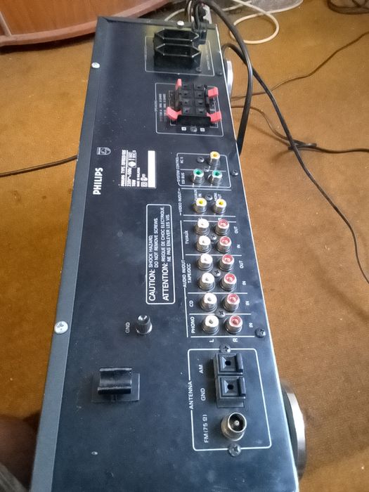 Philips FR920 
Tuning range: FM, MW
T