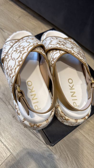 Босоніжки Pinko нові