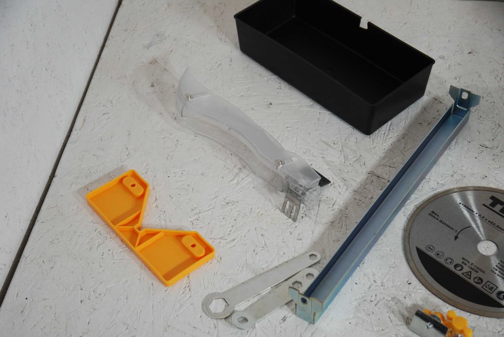 Przecinarka stolikowa do glazury ,płytek Titan 450 W