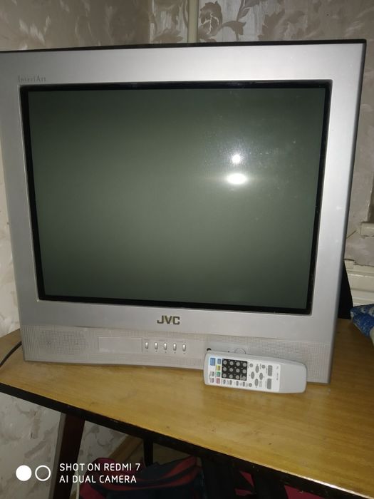Телевизор JVC в идеальном состоянии