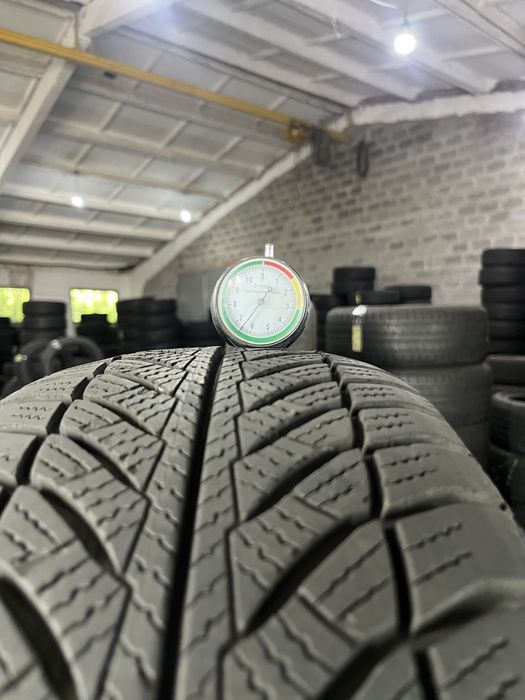 Зимові шини пара 205/60 r16 Goodyear