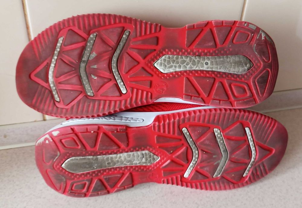 Buty sportowe damskie, Nr 40, wkładka 26 cm, stan idealny