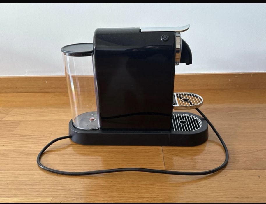 Máquina da Nespresso.  Type D113.