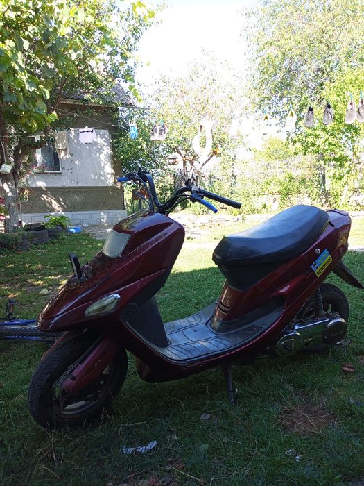 Продам скутер REXON