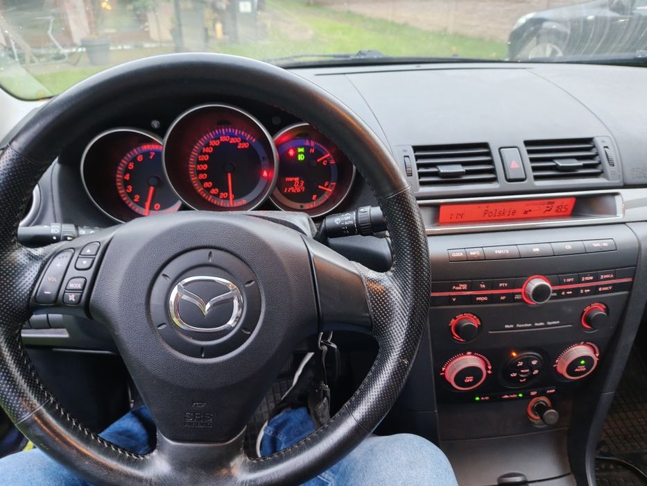 Mazda 3 benzyna ksenony, niski przebieg
