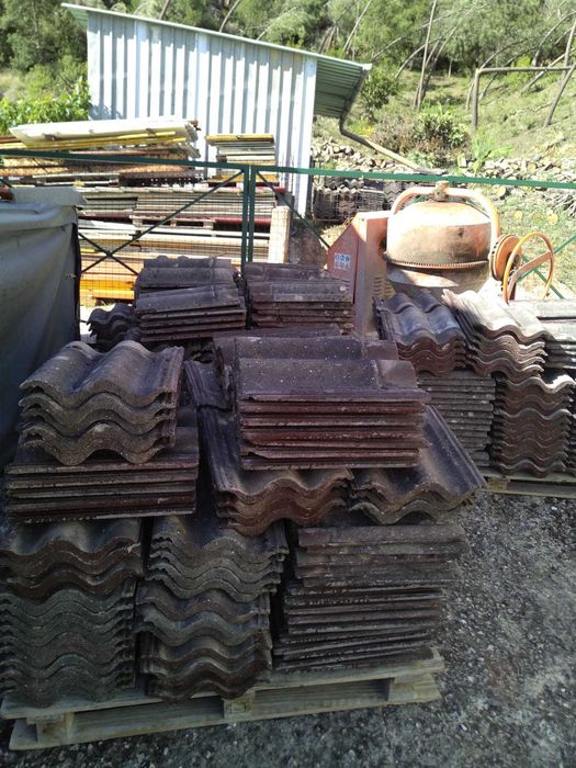 Vende-se telhas Rosari Castanhas