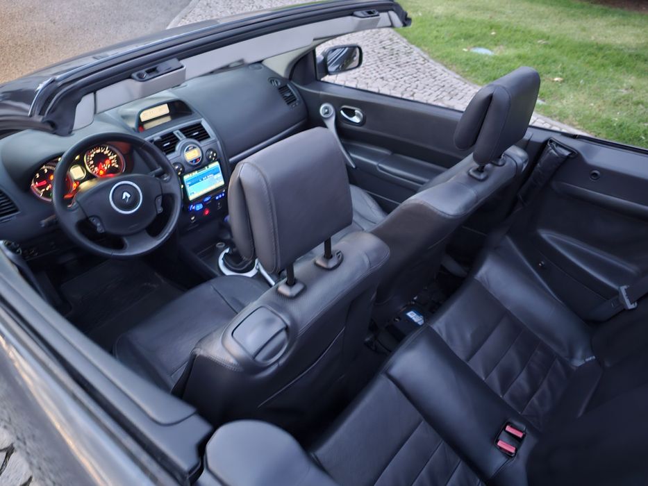 Vendo Renault Megane Cabriolet de 2007 1.5 105 cv esta em ótimo estado geral tem apenas 188 mil km para mais informações ligue me
