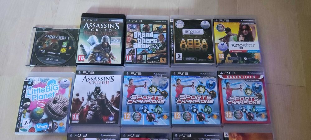 Consola Sony PS3 SuperSlim + Jogos e Acessórios.