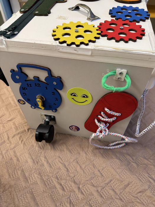 Бізі куб для діток