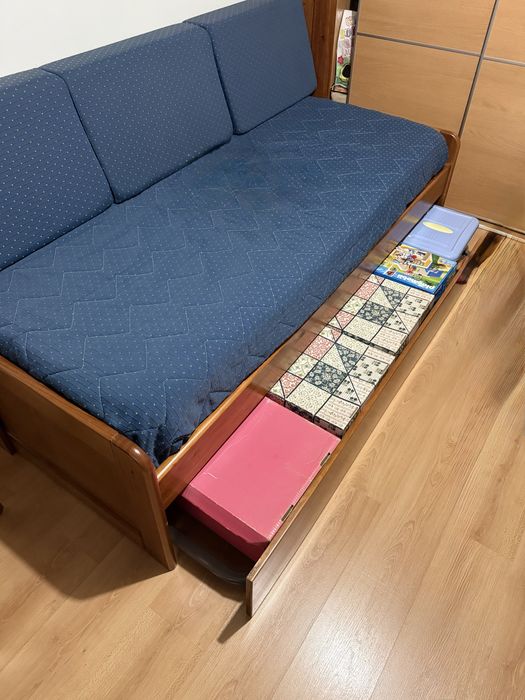 Quarto estúdio inteiro de pinho mel maciço