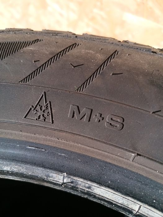 Komplet opon 225/50R18  Goodyear