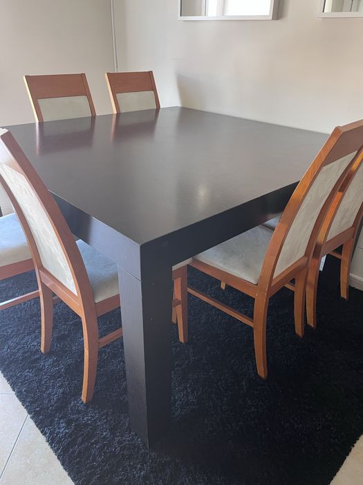 Mesa de jantar quadrado